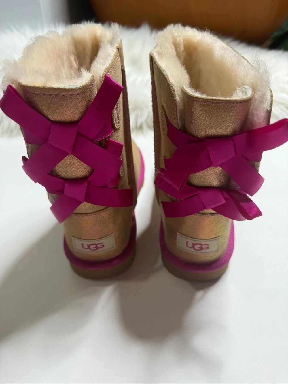Ugg Boot Bailey Bow II Shimmer Big Kid Size 4 New
